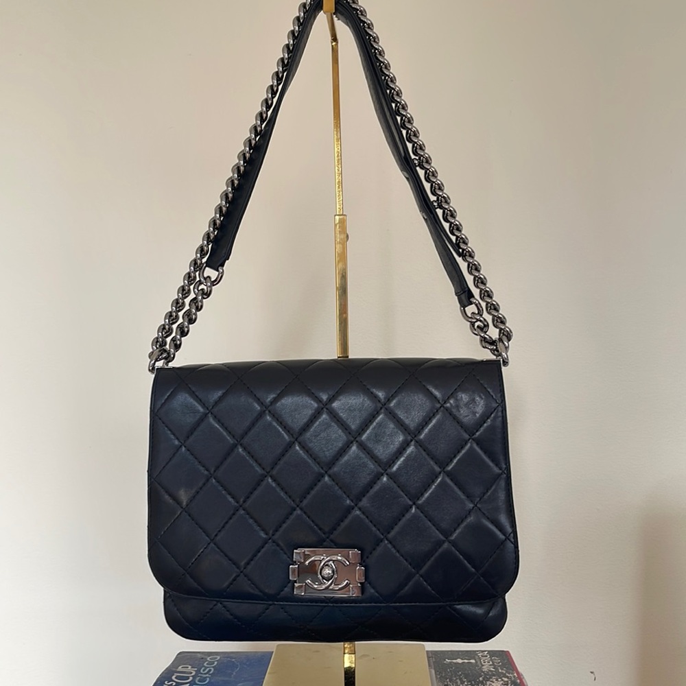Chanel boy bag in very good condition.